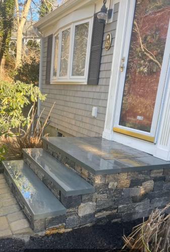 Veneer Step with Bluestone